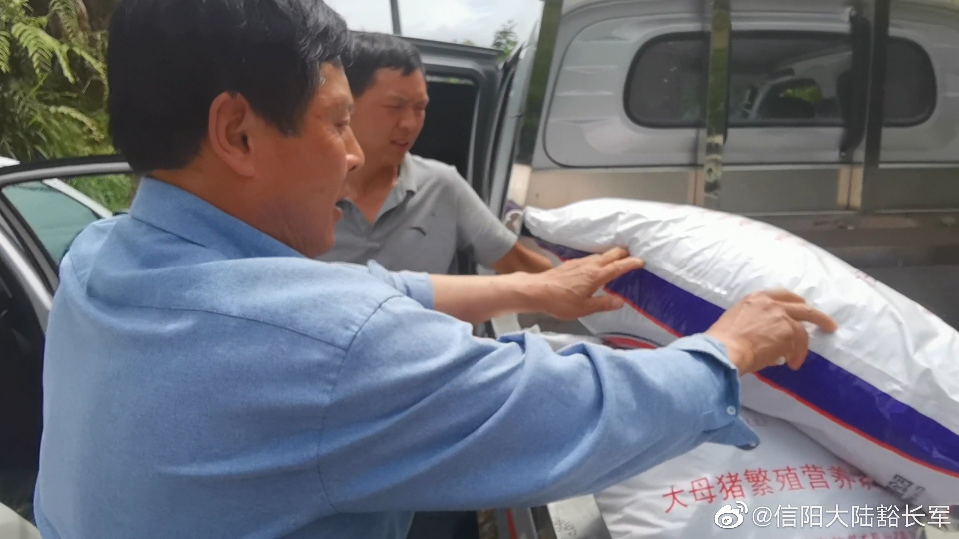 繼續(xù)配合客戶黃老板一起帶貨走終端，促成單日銷售公司奶粉斷奶料和超級(jí)保育濃縮精16包，進(jìn)一步增強(qiáng)客戶合作信心。 .jpg